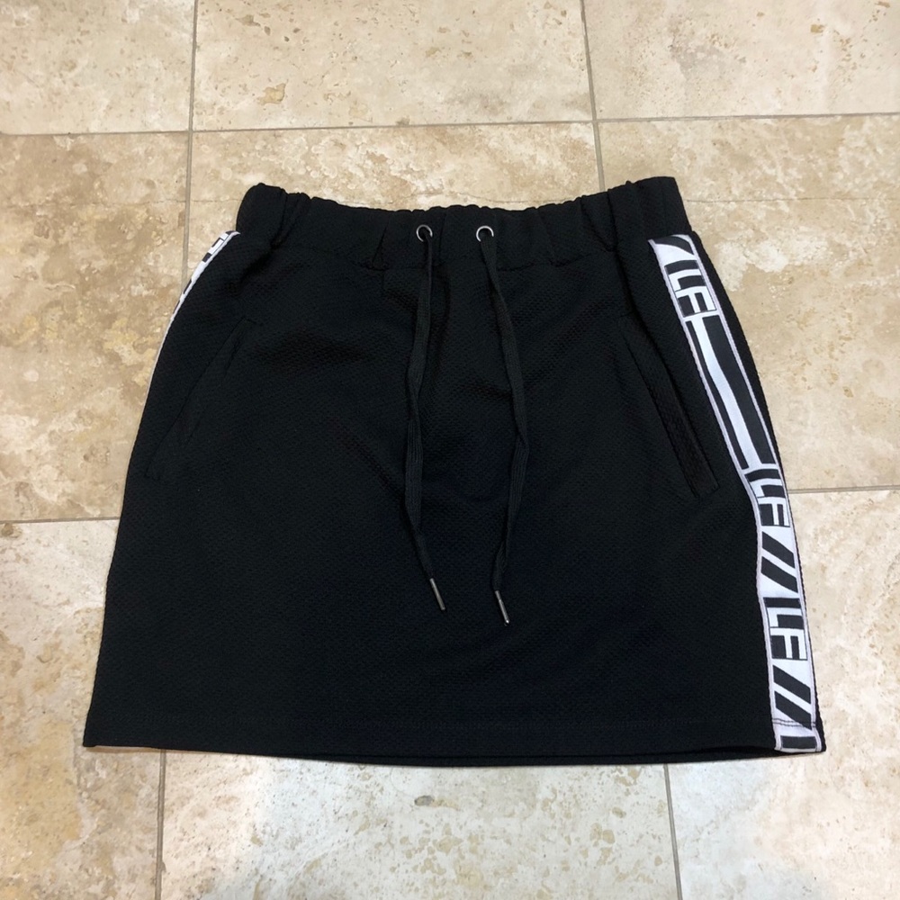 NEVER WORN LF black skirt